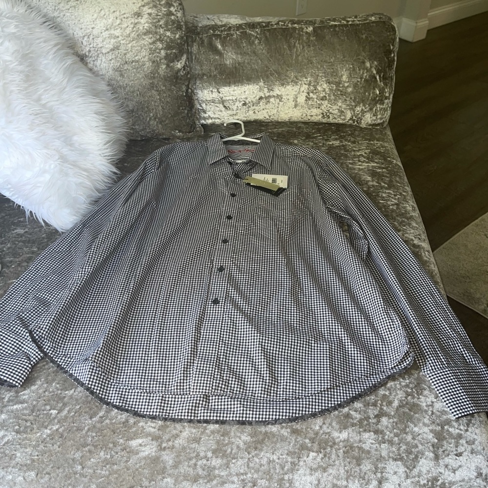 Robert Graham !!! Brand New w/tags. black and white Men’s button up! XXL